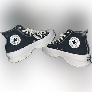 Converse Chuck Taylor All Star Lugged 2.0 sneakers in black/egret